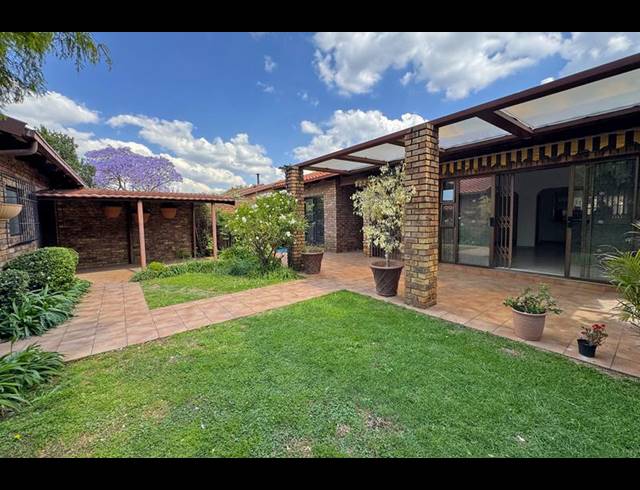 3 BEDROOM TOWNHOUSE FOR SALE IN MORNINGSIDE